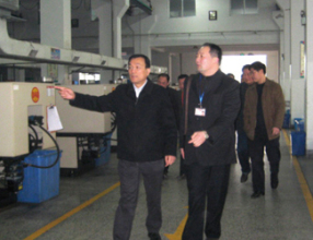 时任台州市市委书记张鸿鸣莅临long8体育考察指导	