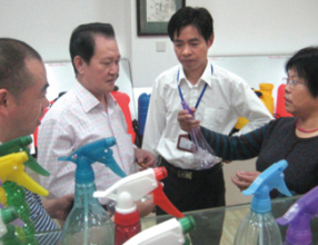 中国农机协会副秘长刘伟华来long8体育考察	