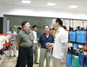 中国工业联合会领导在long8体育考察	